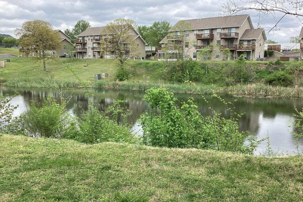 A Little Lake Retreat Branson Exterior photo